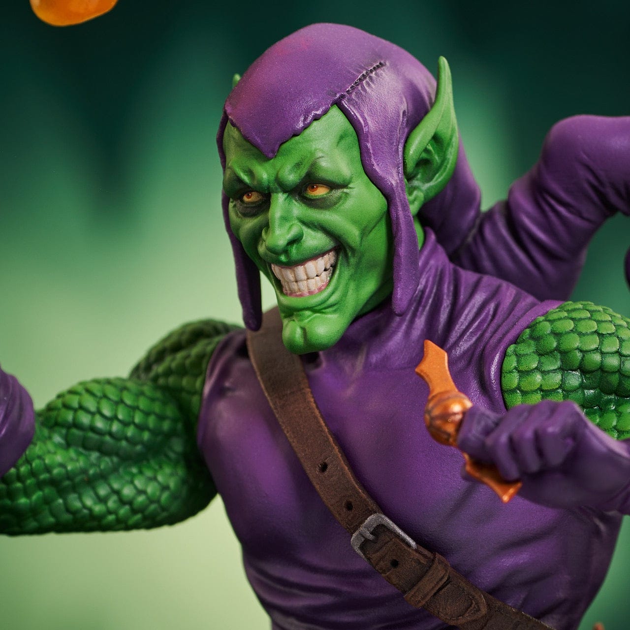 Diamond Select Toys Marvel Comics Green Goblin 1:7 Scale Resin Mini-Bust