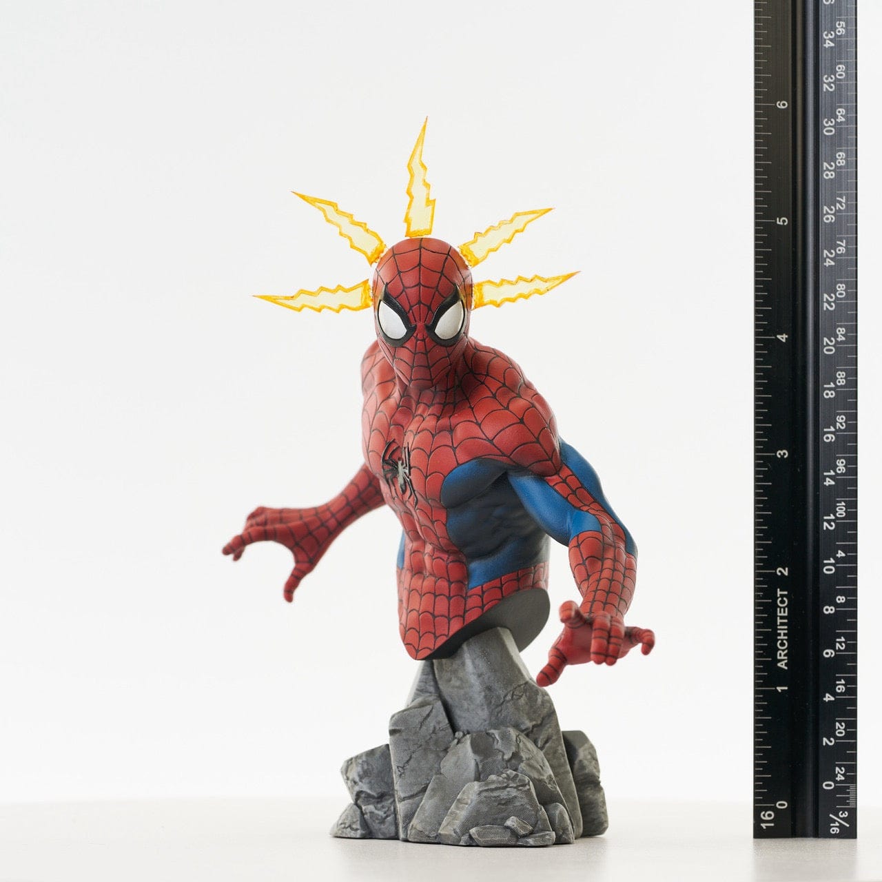 Diamond Select Toys Marvel Comics Spider-Man 1:7 Scale Resin Mini-Bust