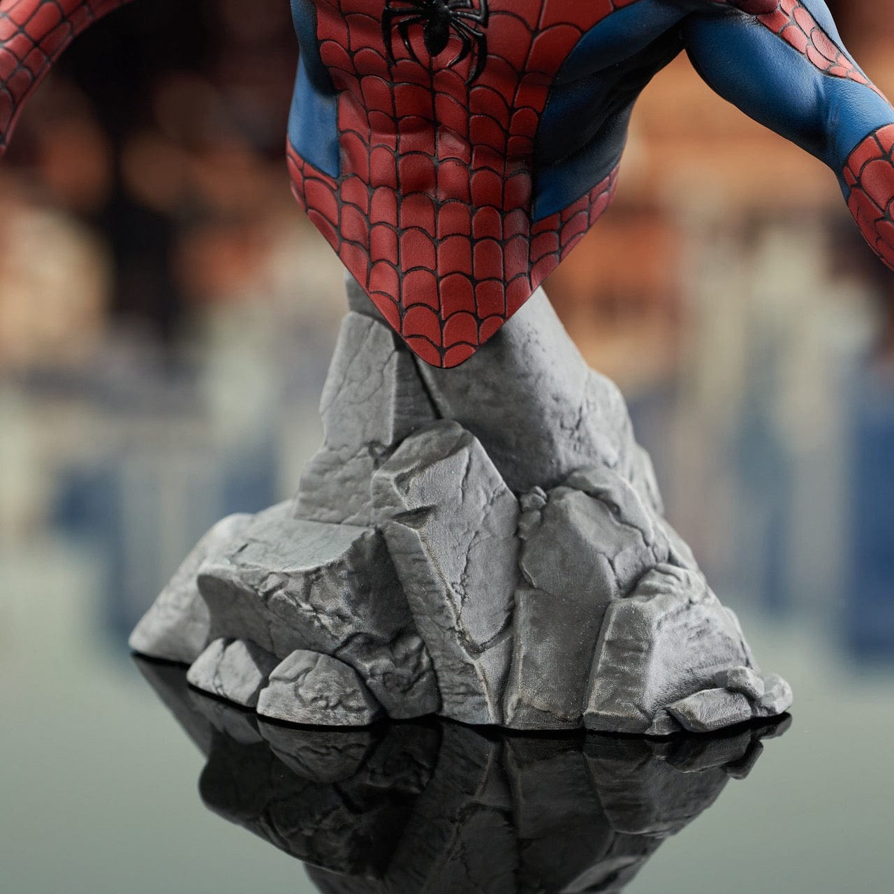 Diamond Select Toys Marvel Comics Spider-Man 1:7 Scale Resin Mini-Bust
