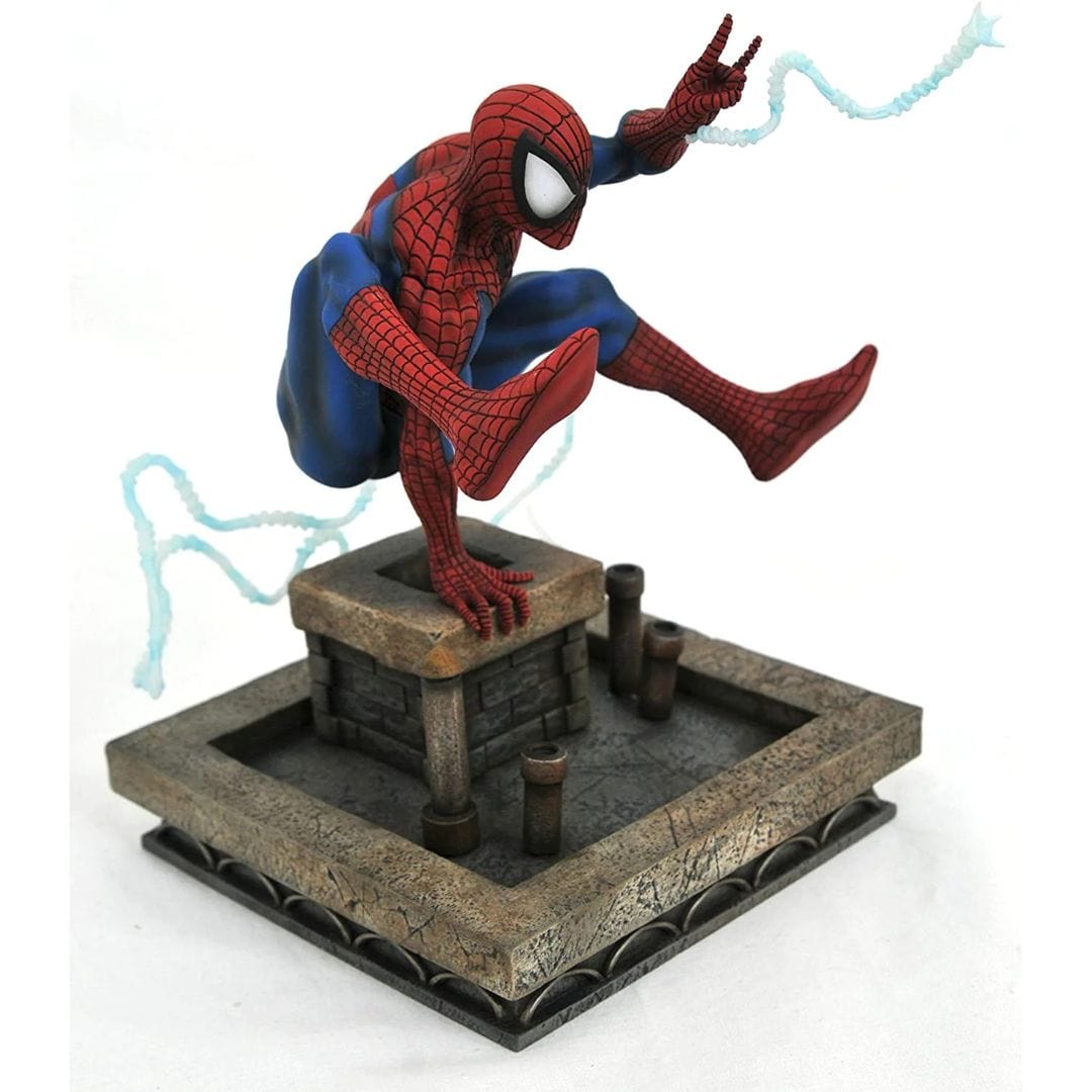 Diamond Select Toys Marvel Gallery Spider-Man ('90s Version) Statue Diorama