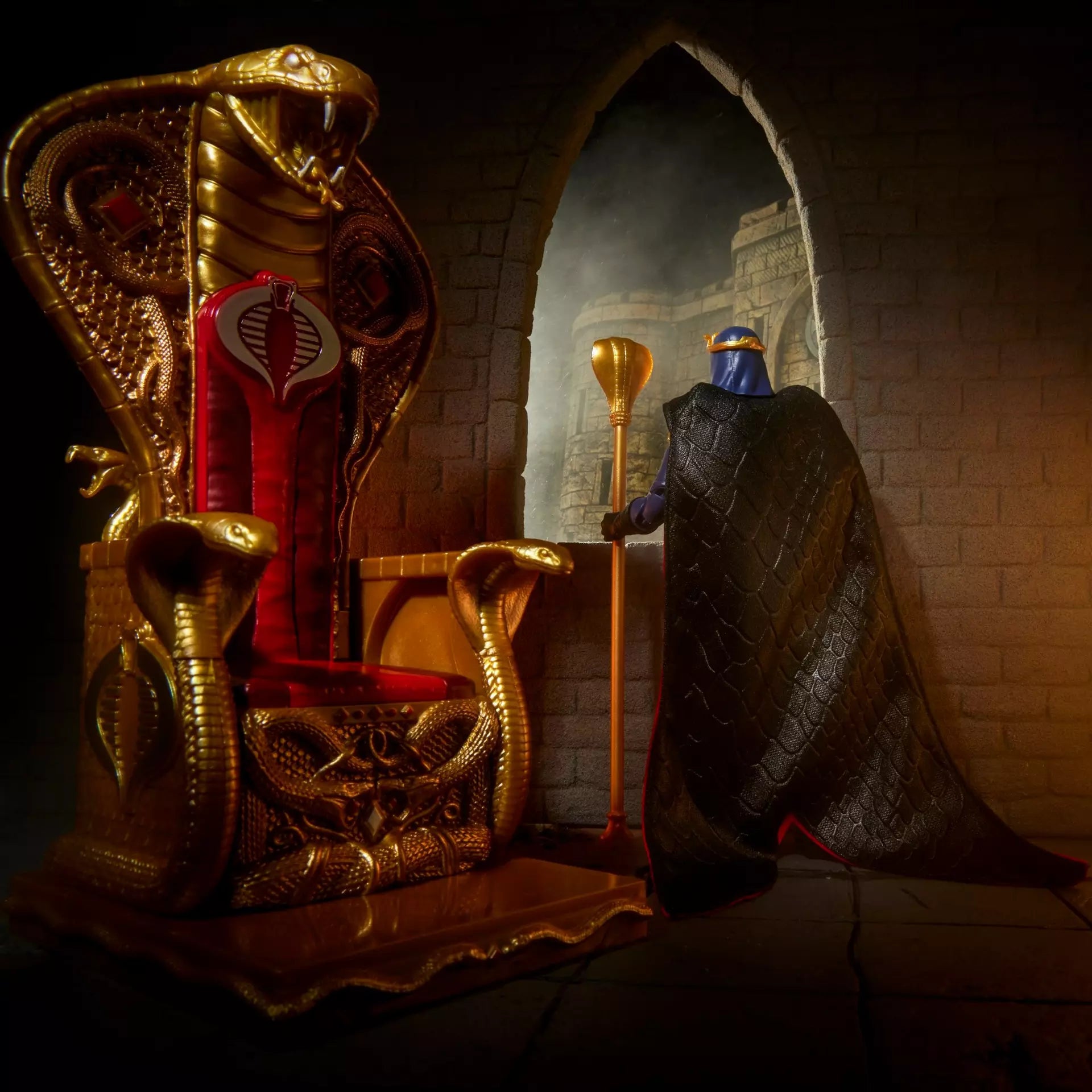 Hasbro G.I. Joe Classified Series #221 Cobra Commander (Dress Uniform and Throne) Action Figure Set