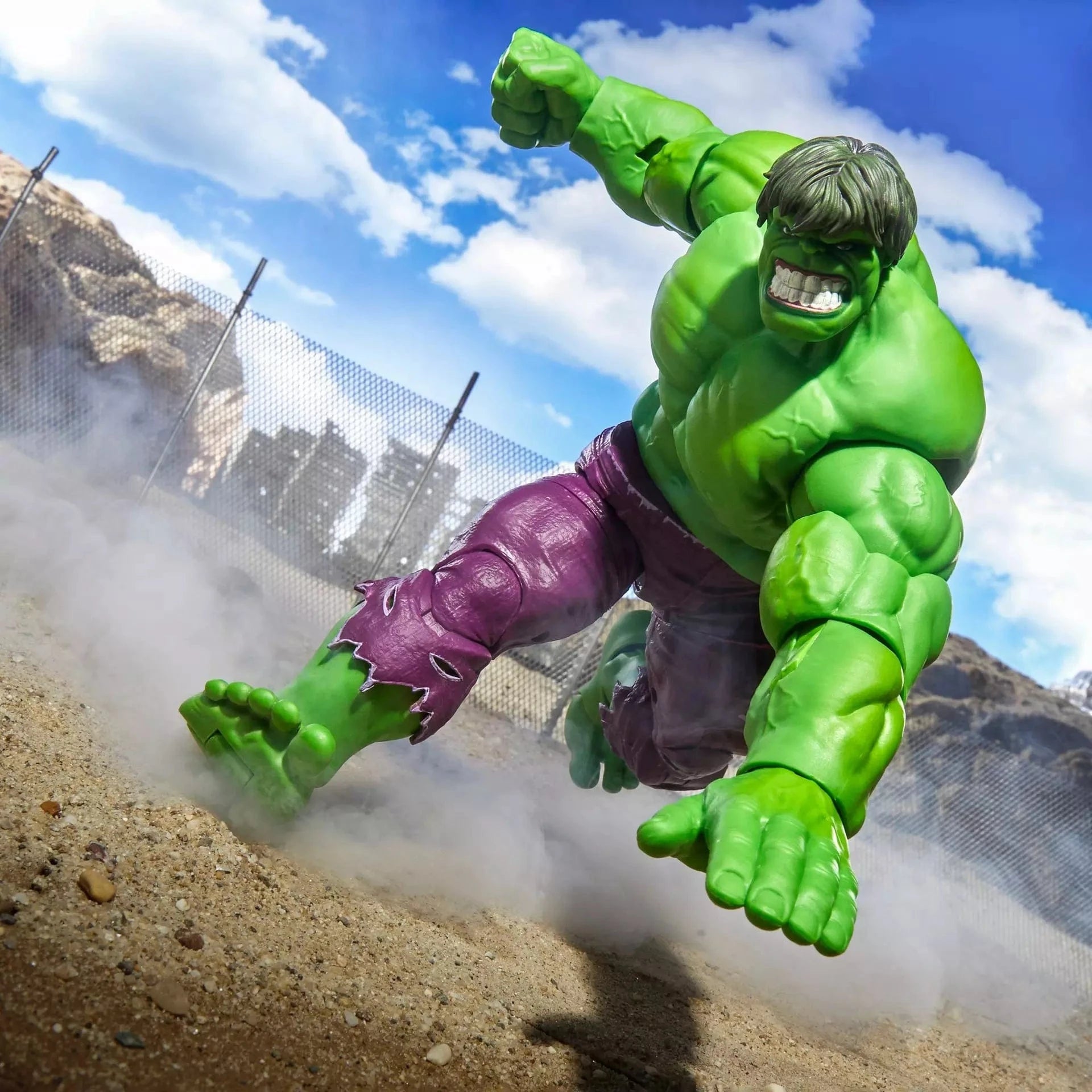 Hasbro Marvel Legends Maximum Series Hulk Action Figure