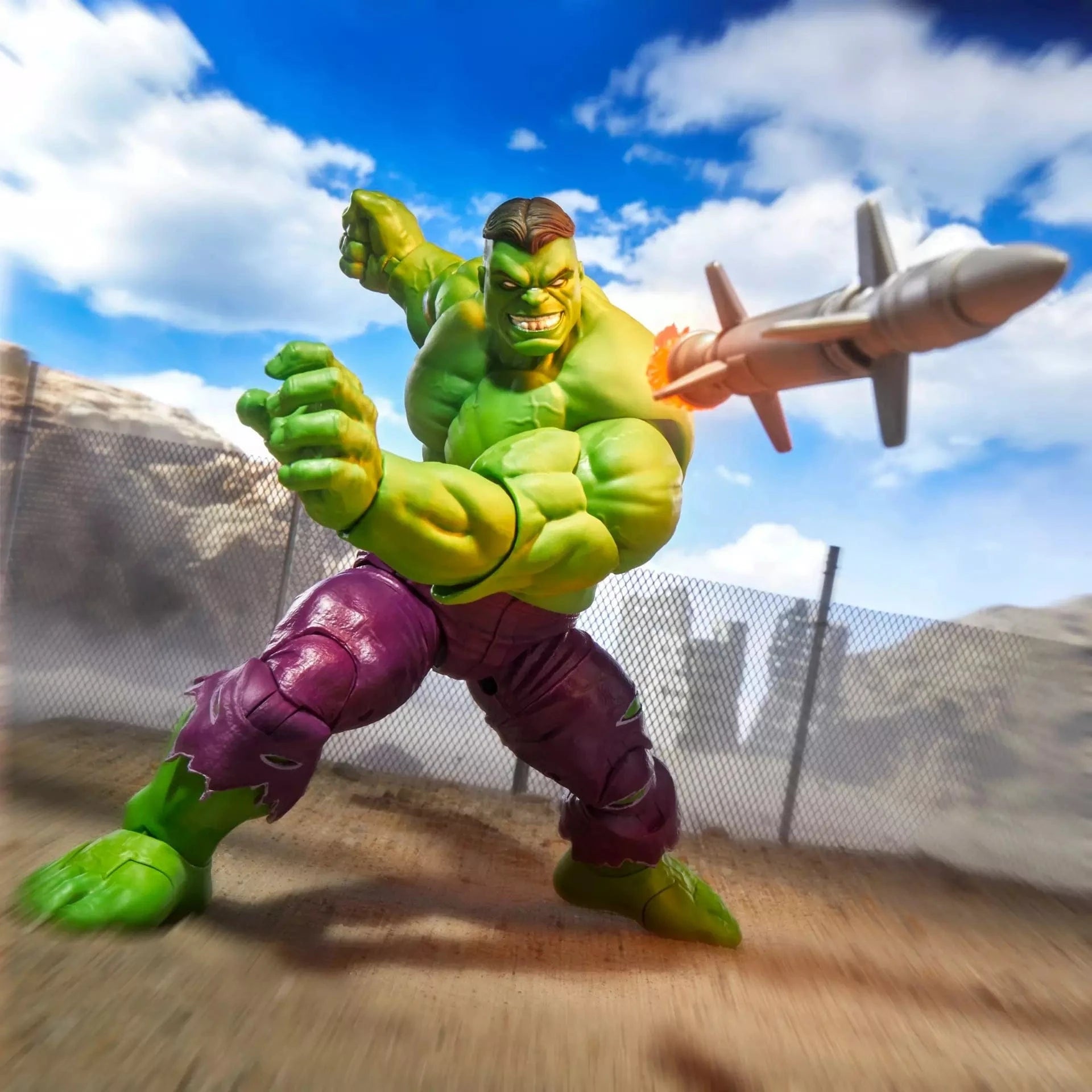 Hasbro Marvel Legends Maximum Series Hulk Action Figure