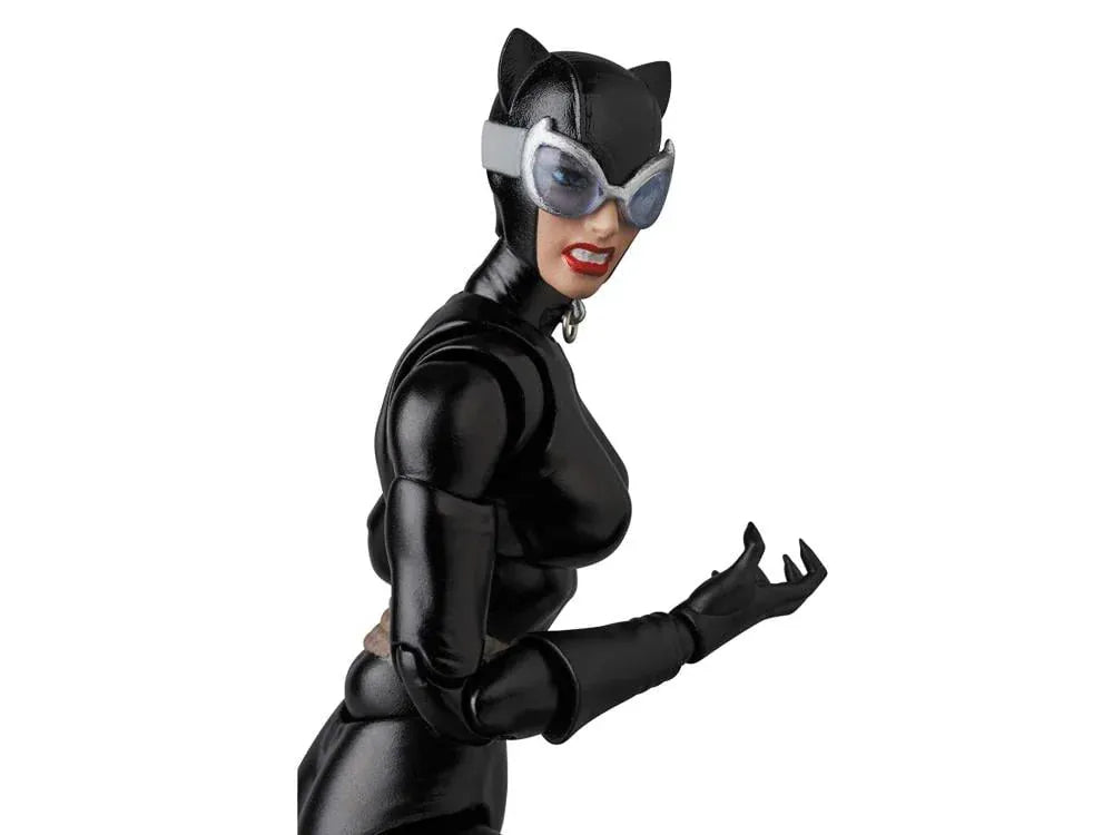 Medicom Toy MAFEX No. 123 Batman: Hush Catwoman Action Figure