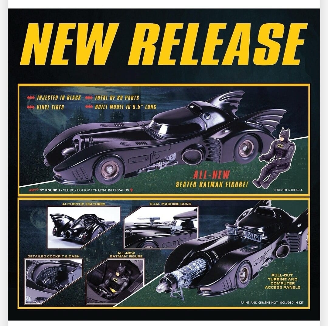 Round 2 AMT Batman 1989 Batmobile with Seated Batman Figure 1:25 Scale Model Kit