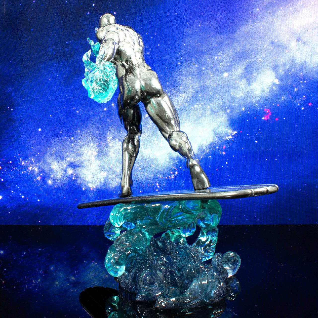 Diamond Select Toys Marvel Gallery Silver Surfer Statue Diorama