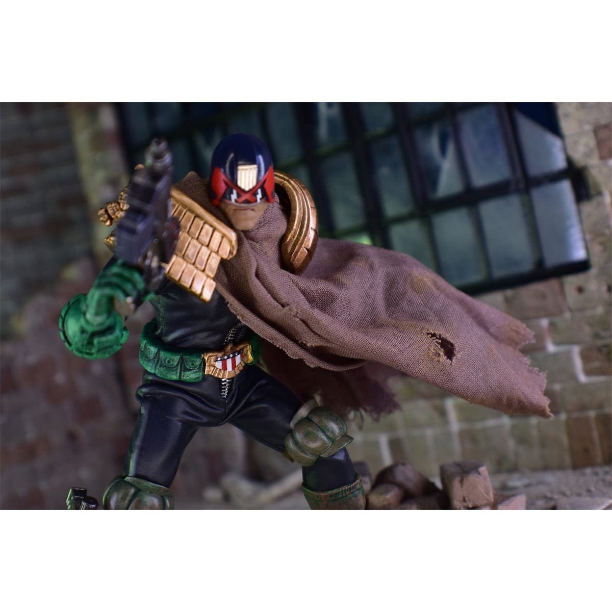 Hiya Toys 2000 AD Exquisite Super Series Cursed Earth Judge Dredd 1:12 Action Figure (PX Previews Exclusive)