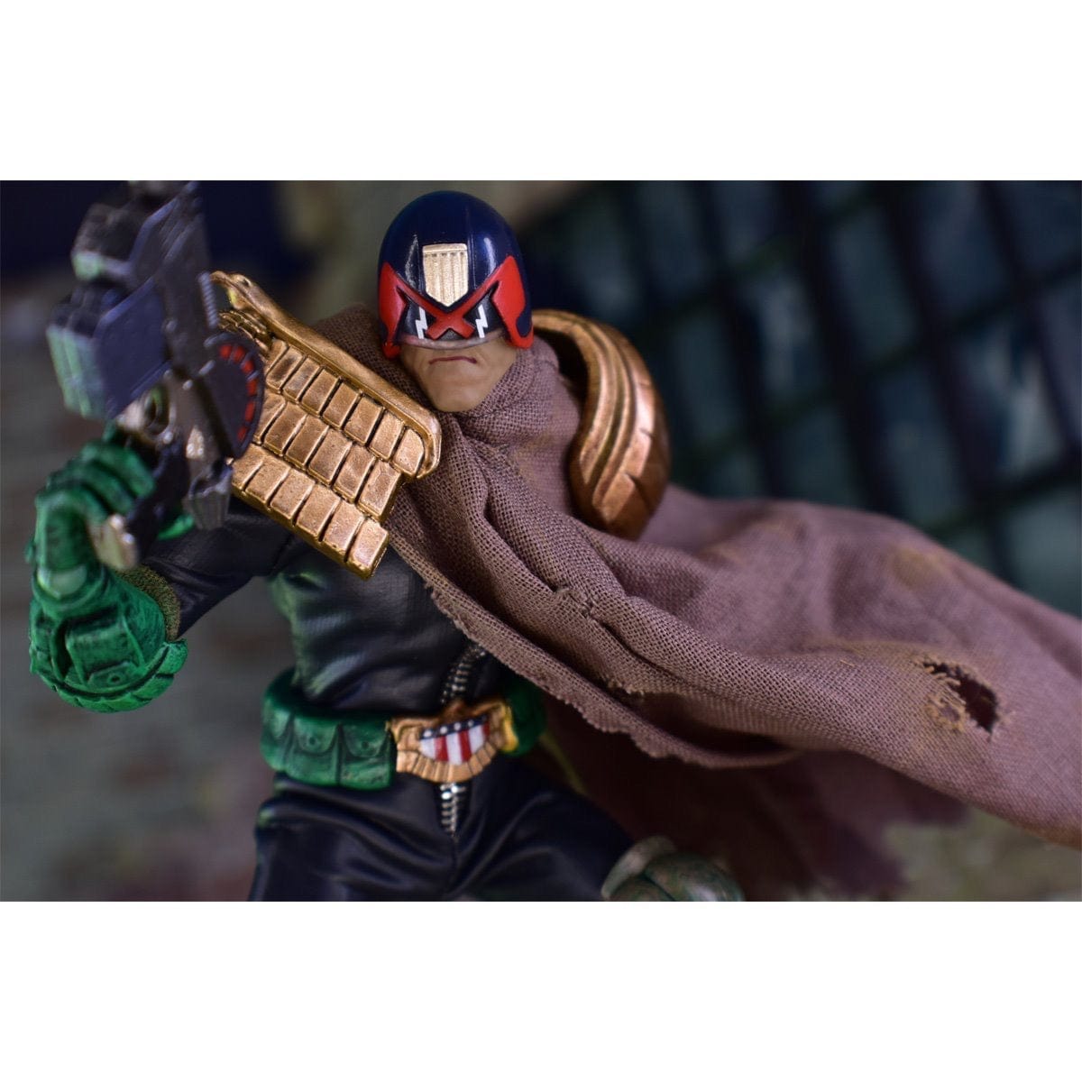 Hiya Toys 2000 AD Exquisite Super Series Cursed Earth Judge Dredd 1:12 Action Figure (PX Previews Exclusive)