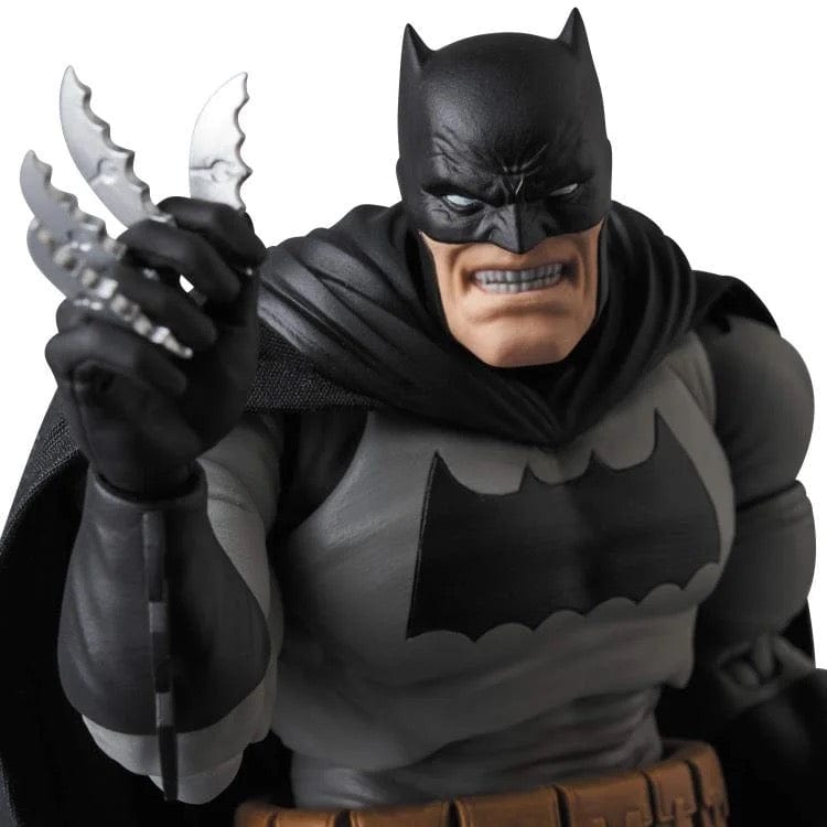 Medicom Toy MAFEX No. 106 Batman: The Dark Knight Returns Batman Action Figure