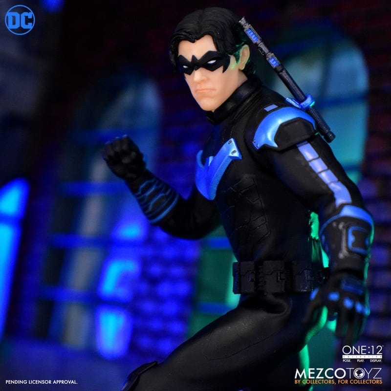 Mezco Toyz One:12 Collective DC Universe Nightwing Action Figure