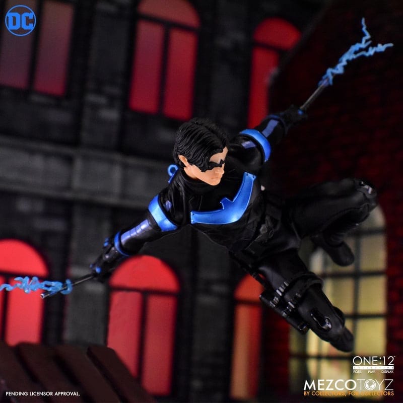 Mezco Toyz One:12 Collective DC Universe Nightwing Action Figure