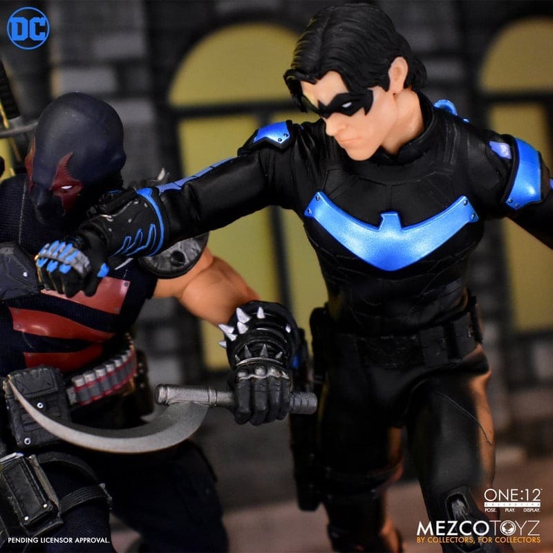 Mezco Toyz One:12 Collective DC Universe Nightwing Action Figure