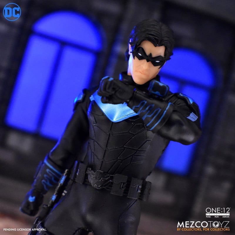 Mezco Toyz One:12 Collective DC Universe Nightwing Action Figure