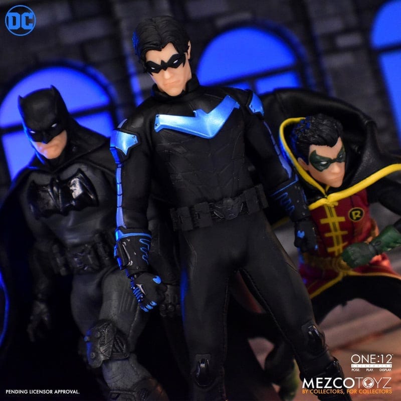 Mezco Toyz One:12 Collective DC Universe Nightwing Action Figure