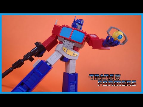 Transformers ULTIMATES! Optimus Prime Action Figure
