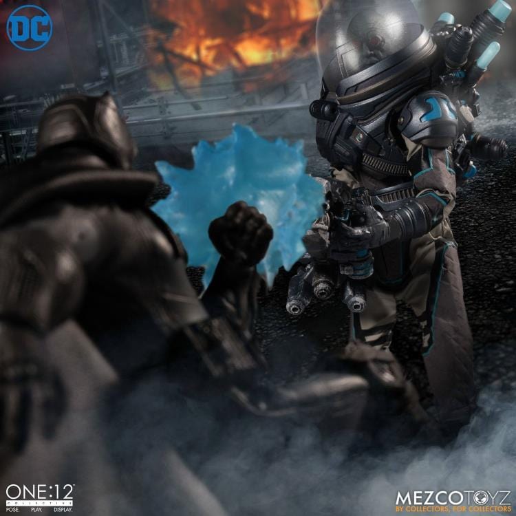 Mezco Toyz One:12 Collective DC Universe Mr. Freeze Deluxe Edition Action Figure