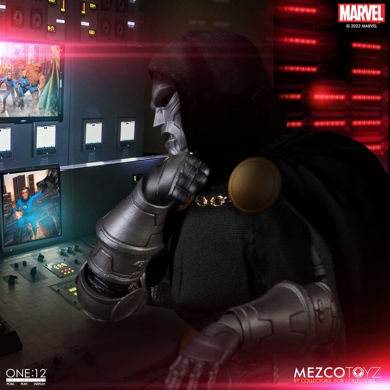 Mezco Toyz One:12 Collective Marvel Doctor Doom Action Figure